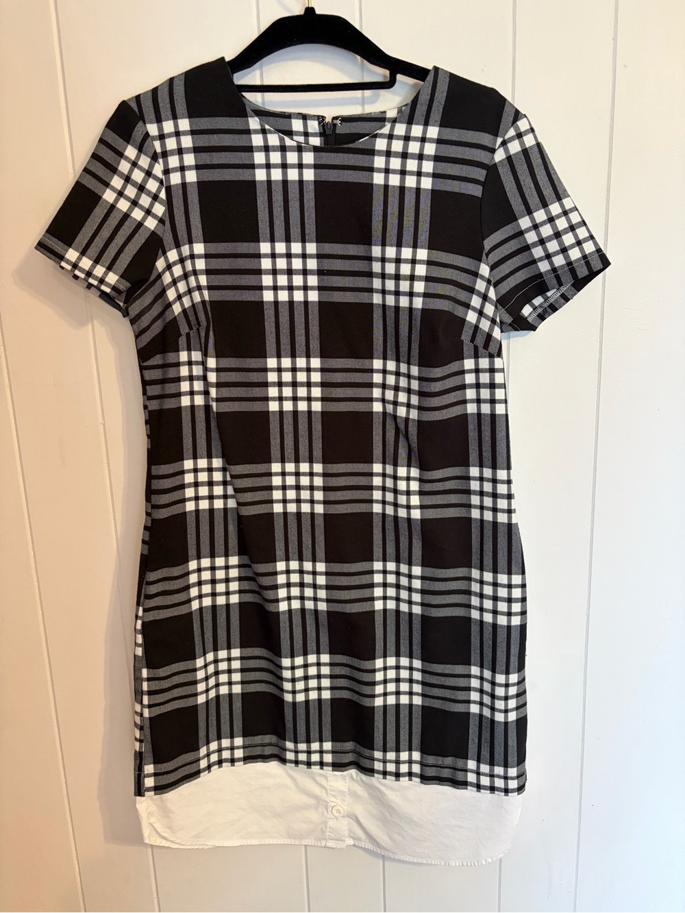New York & Company Black, White & Gray Plaid Short Sleeve Shift Dress